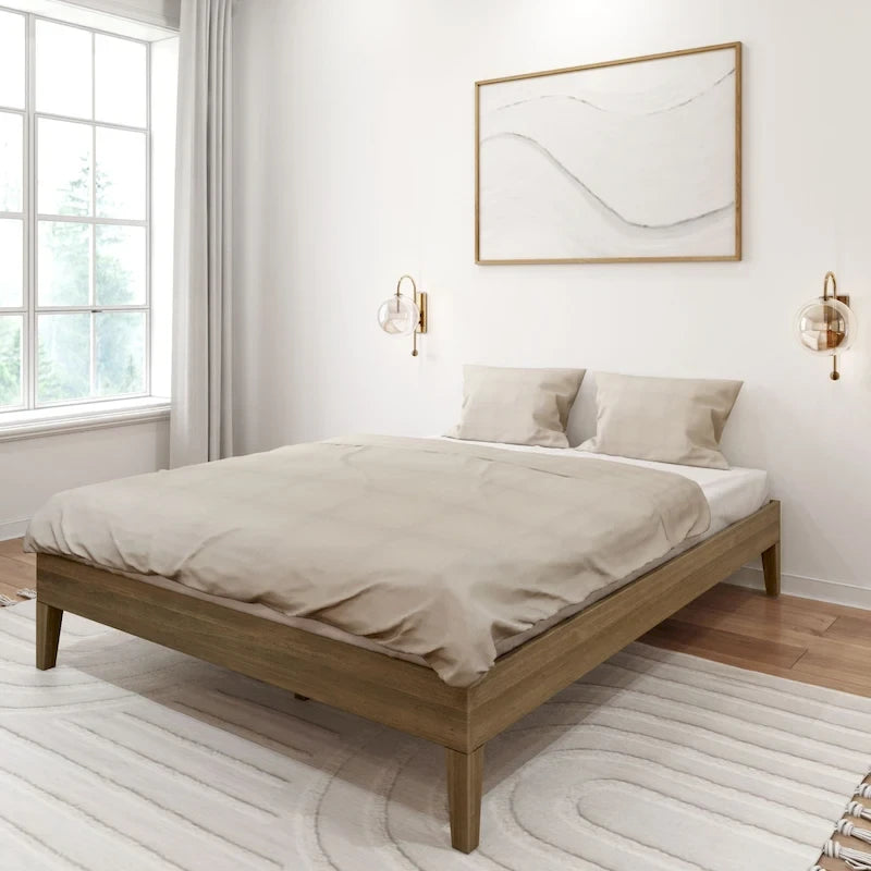 Manželská postel s roštem a minimalistickým designem z masivního dřeva
